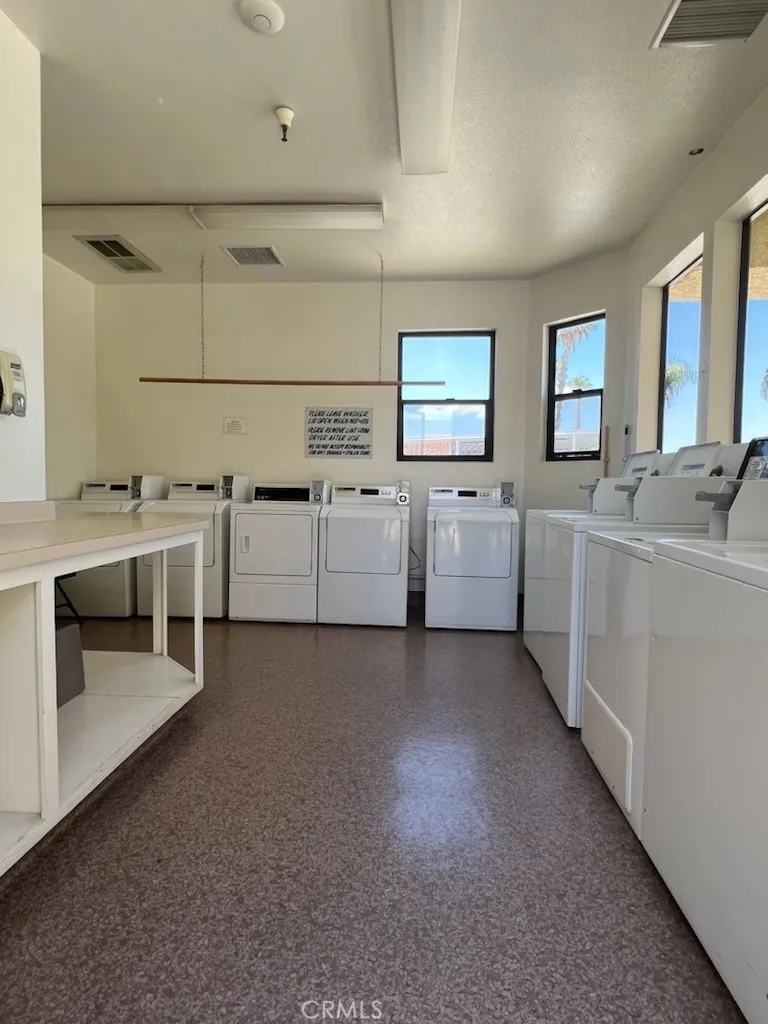 1295 S Cawston Avenue Hemet, CA 92545