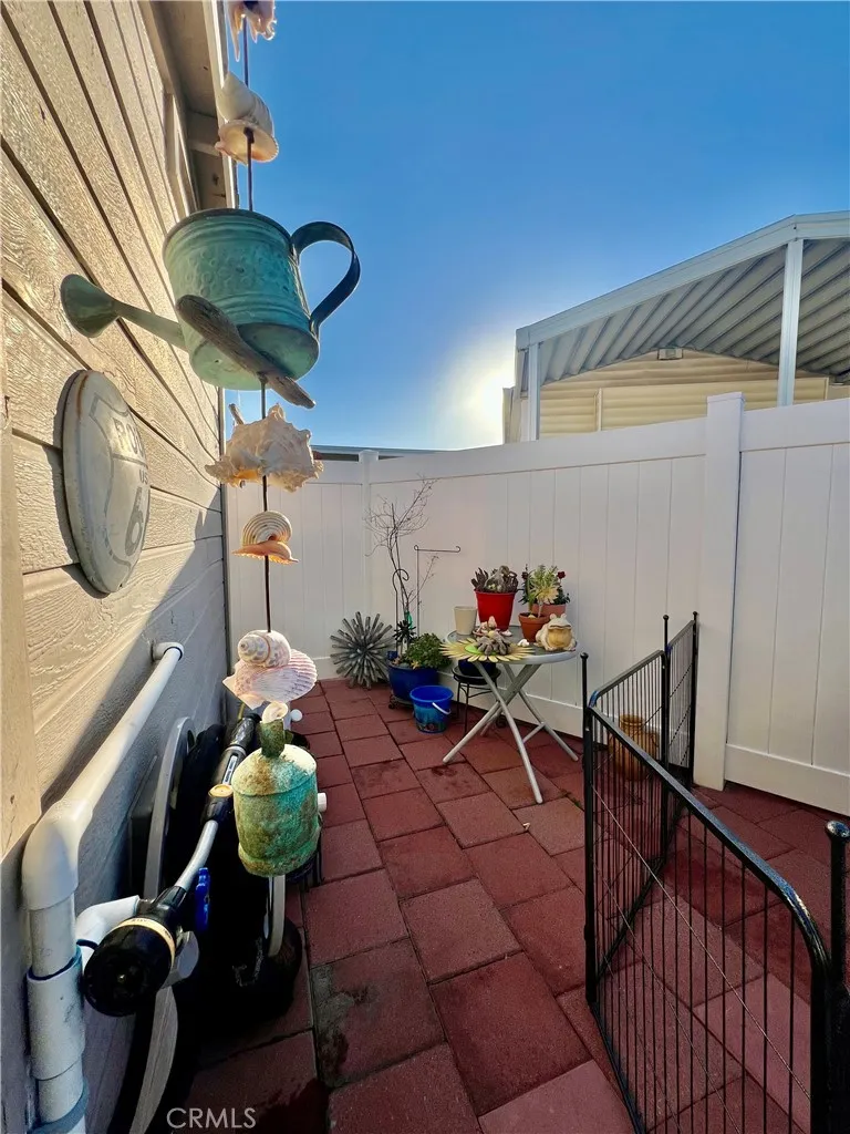 1295 S Cawston Avenue Hemet, CA 92545