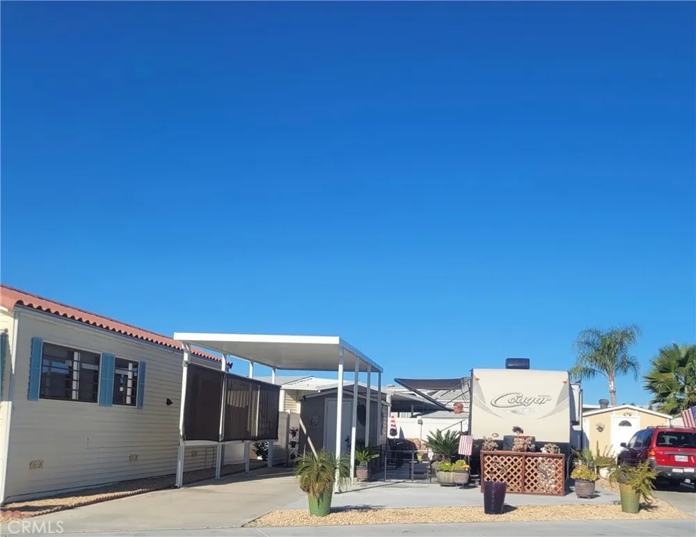 1295 S Cawston Avenue Hemet, CA 92545