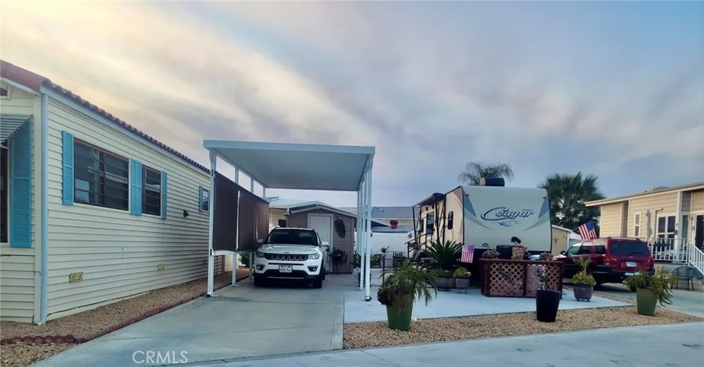1295 S Cawston Avenue Hemet, CA 92545