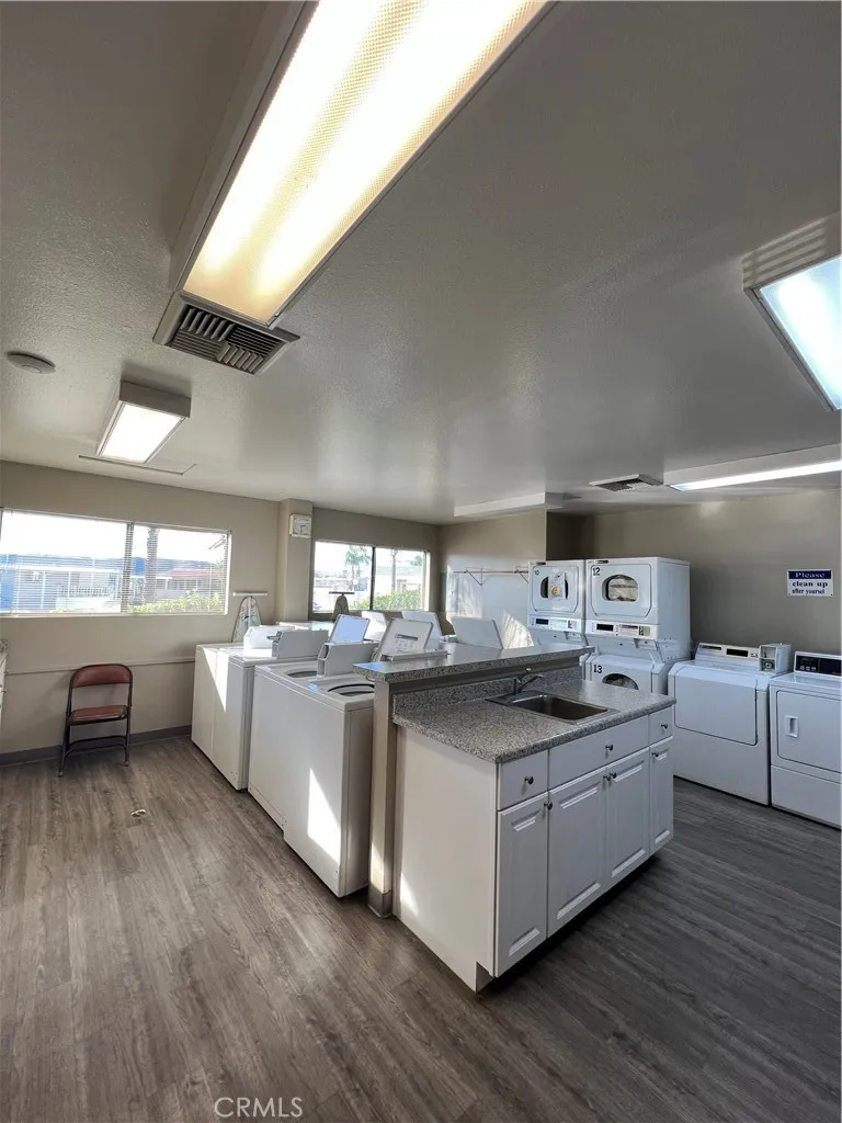 1295 S Cawston Avenue Hemet, CA 92545