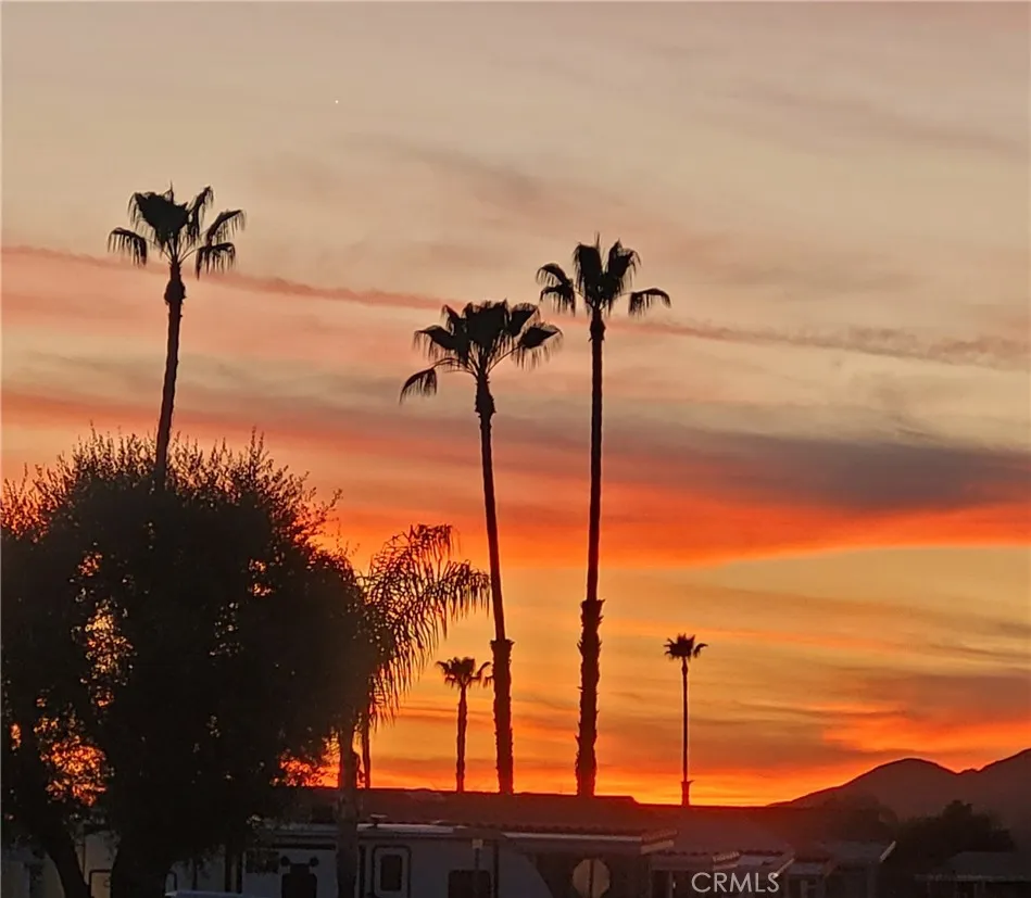 1295 S Cawston Avenue Hemet, CA 92545