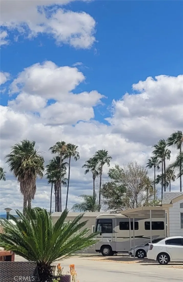 1295 S Cawston Avenue Hemet, CA 92545