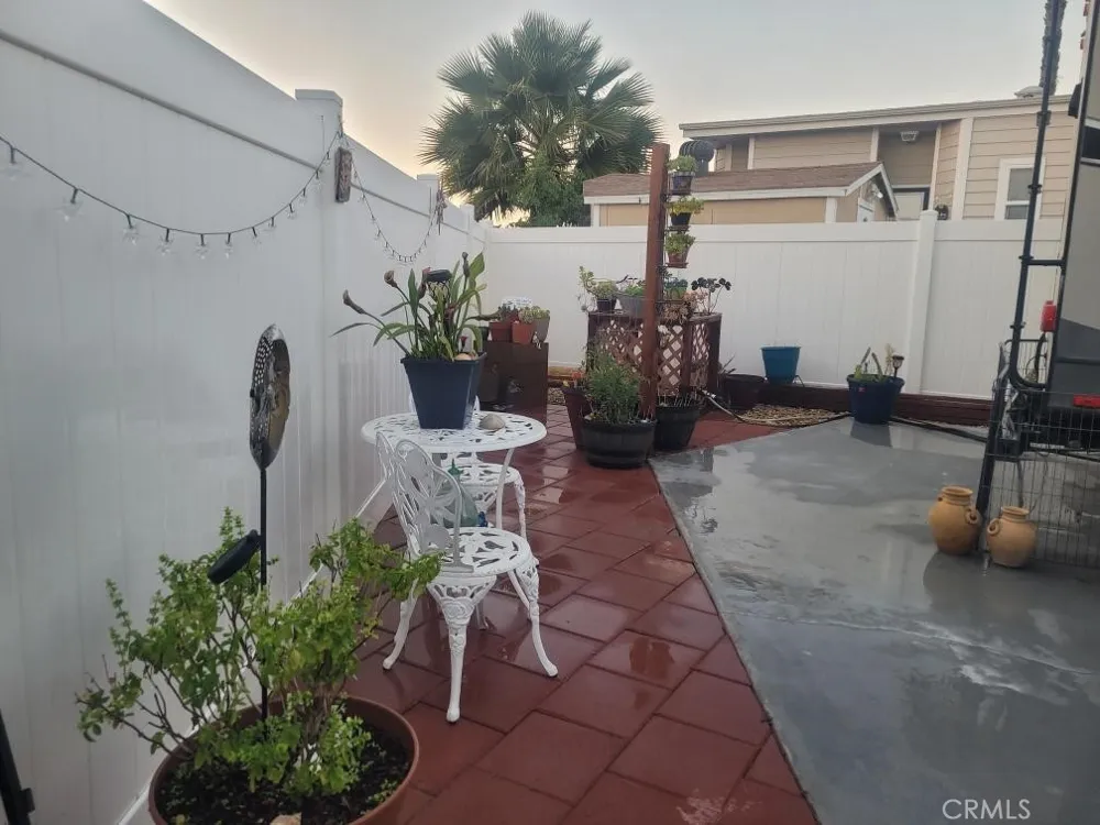 1295 S Cawston Avenue Hemet, CA 92545