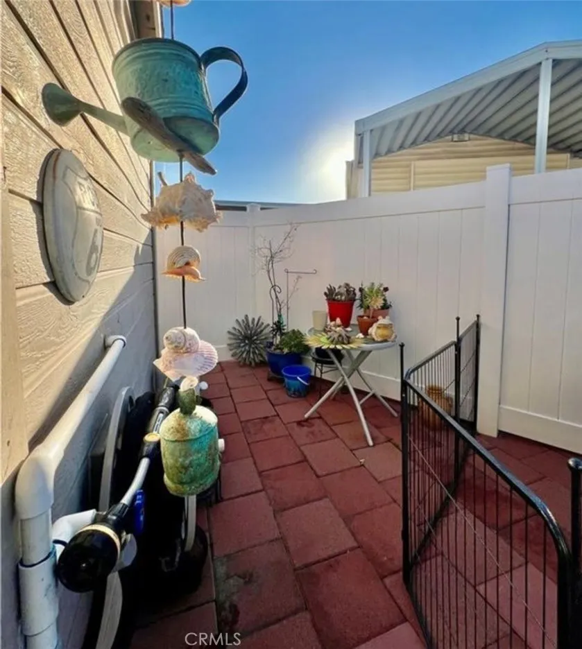 1295 S Cawston Avenue Hemet, CA 92545