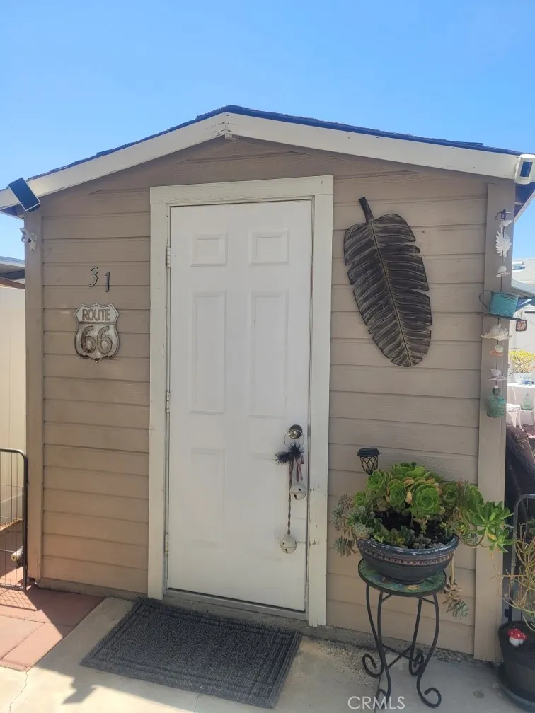 1295 S Cawston Avenue Hemet, CA 92545