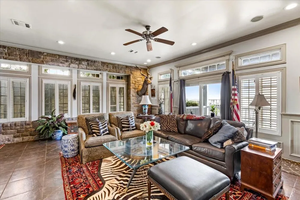 3039 Bayshore Drive Bacliff, TX 77518