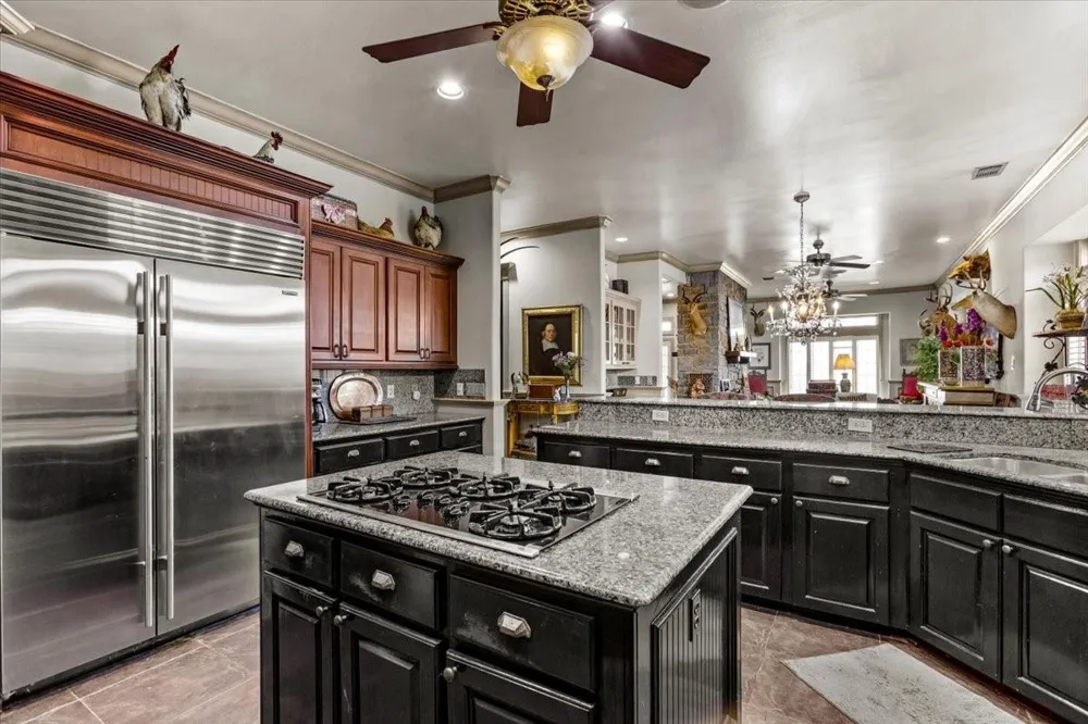 3039 Bayshore Drive Bacliff, TX 77518