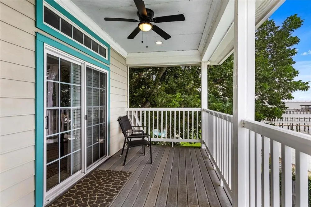 3039 Bayshore Drive Bacliff, TX 77518