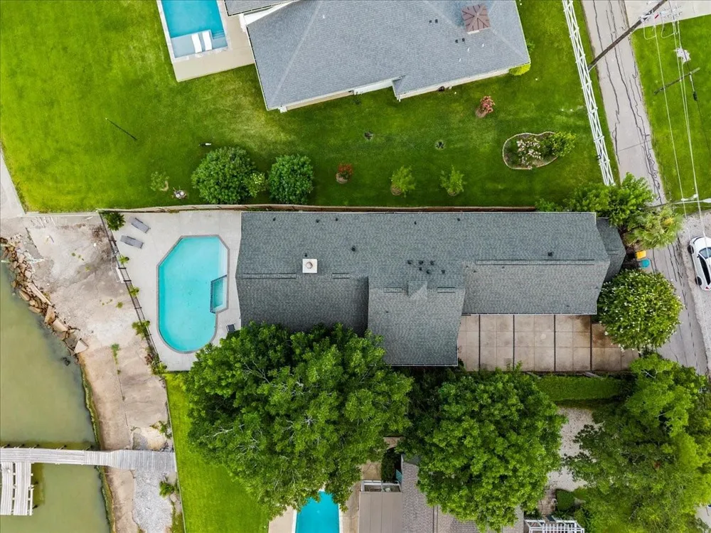 3039 Bayshore Drive Bacliff, TX 77518