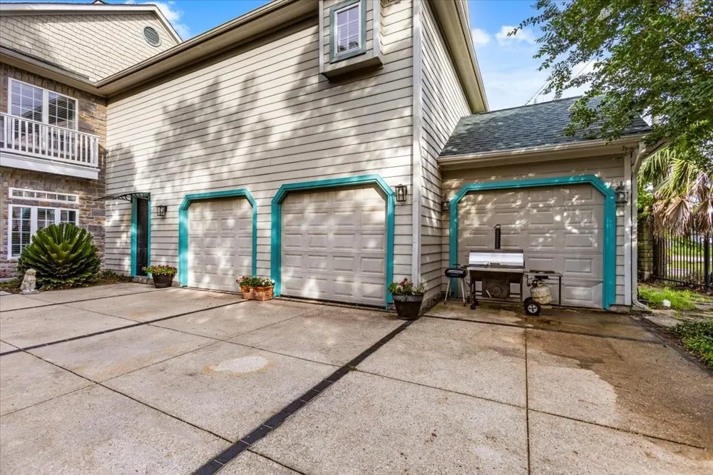 3039 Bayshore Drive Bacliff, TX 77518