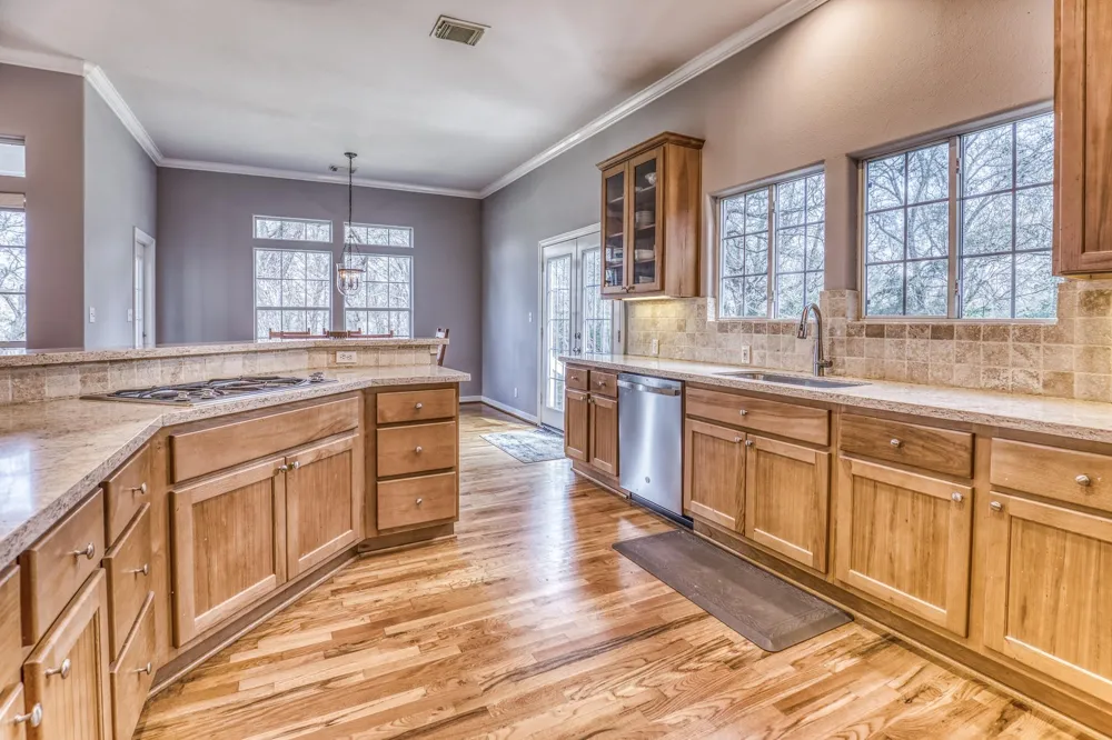 10822 Korthauer Bellville, TX 77418