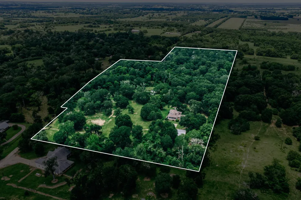 10822 Korthauer Bellville, TX 77418