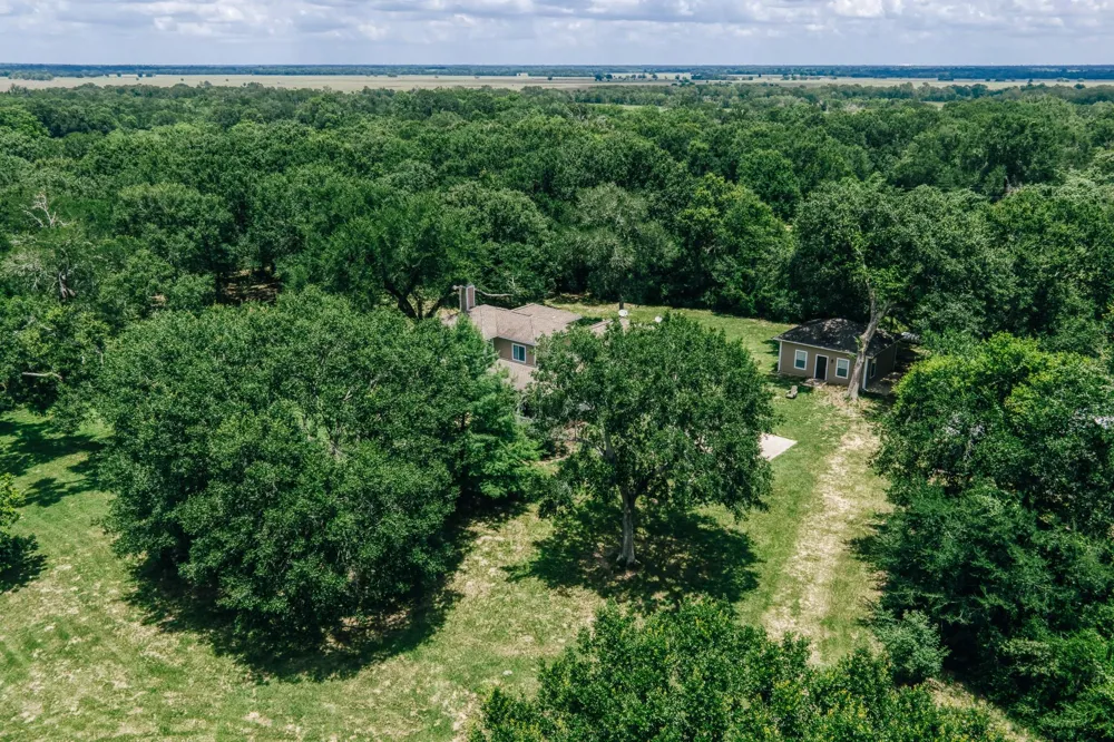 10822 Korthauer Bellville, TX 77418