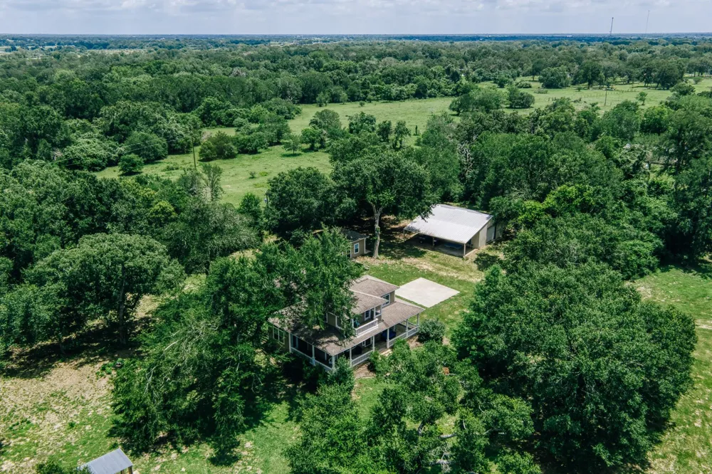 10822 Korthauer Bellville, TX 77418