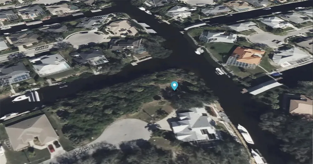 4623 3RD AVENUE E Bradenton, FL 34208