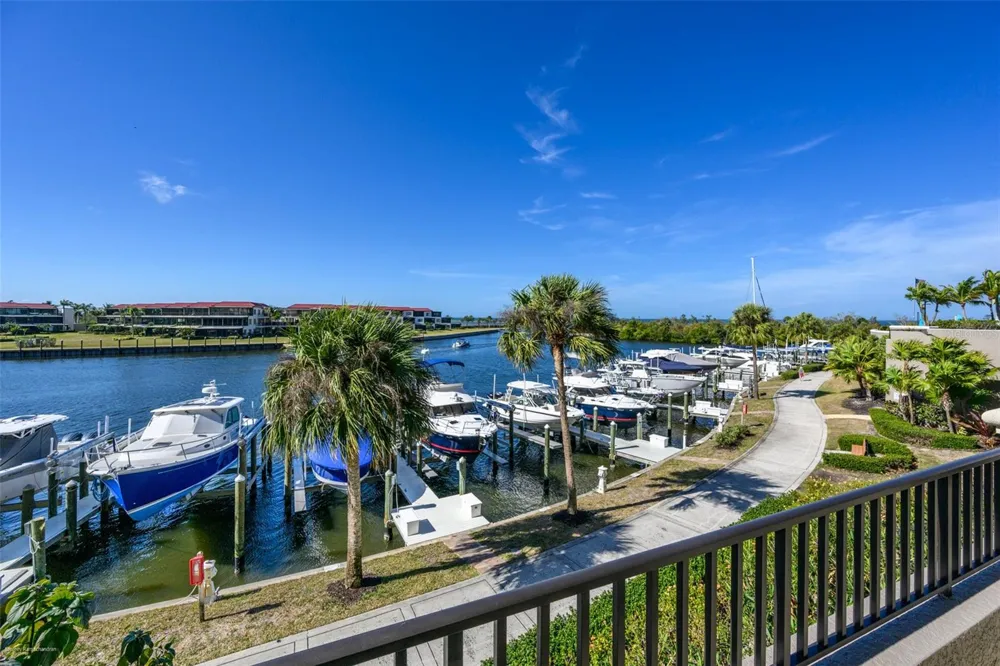 3313 SUNSET KEY CIRCLE #104 Punta Gorda, FL 33955