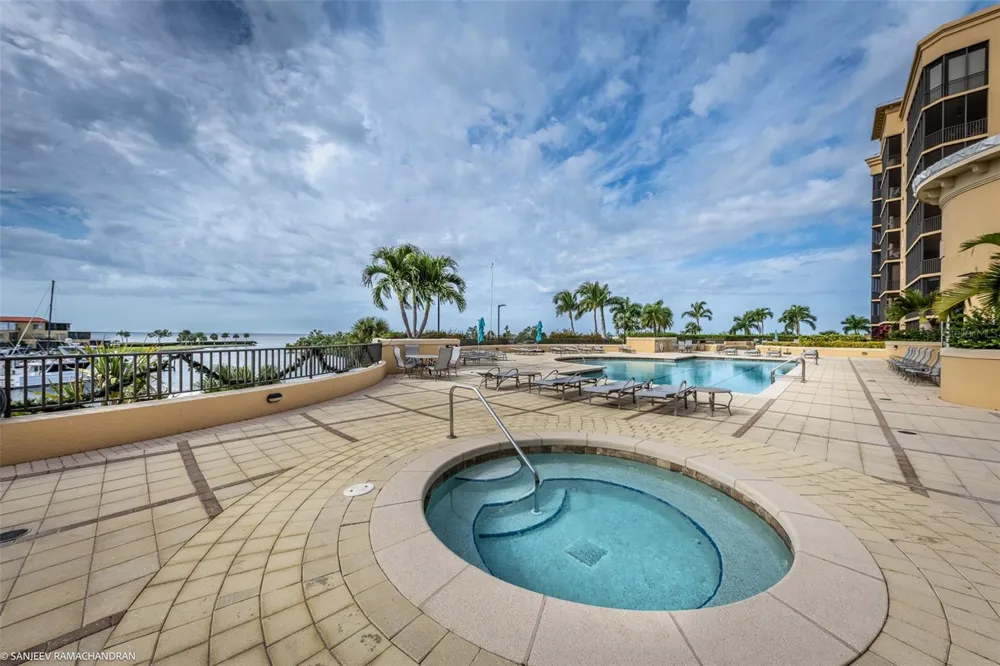3313 SUNSET KEY CIRCLE #104 Punta Gorda, FL 33955