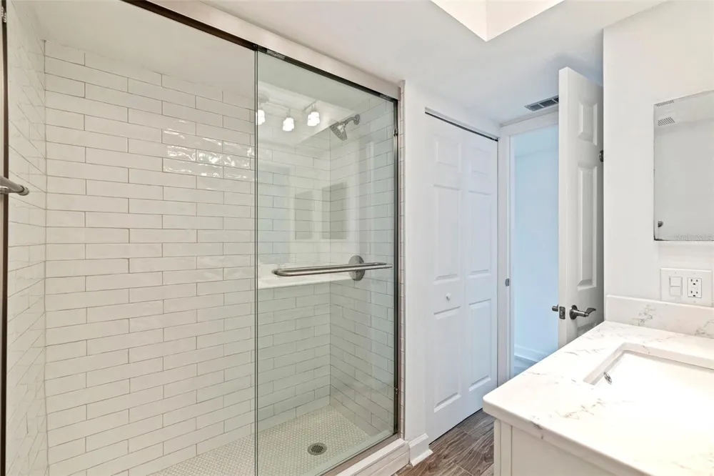 4480 OVERLOOK DRIVE NE #12 St Petersburg, FL 33703