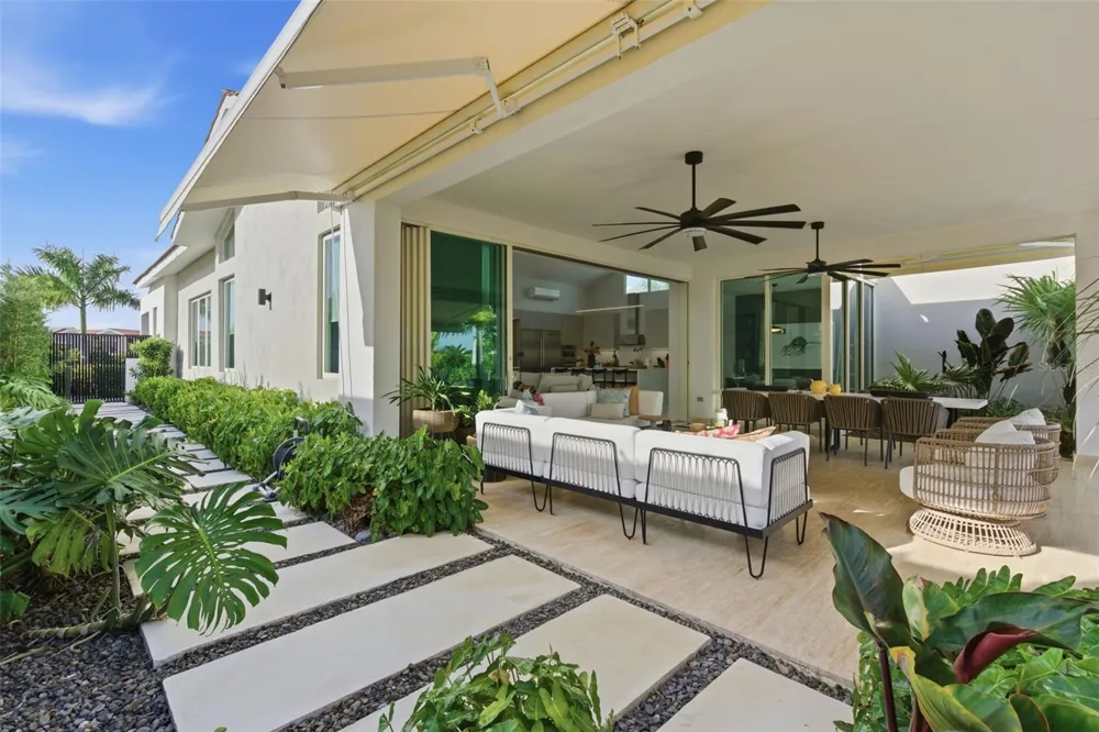 934 ISLA NORTE Dorado, PR 00646