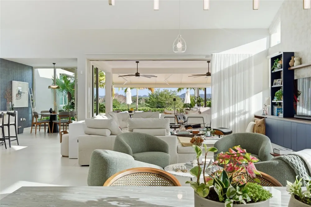 934 ISLA NORTE Dorado, PR 00646
