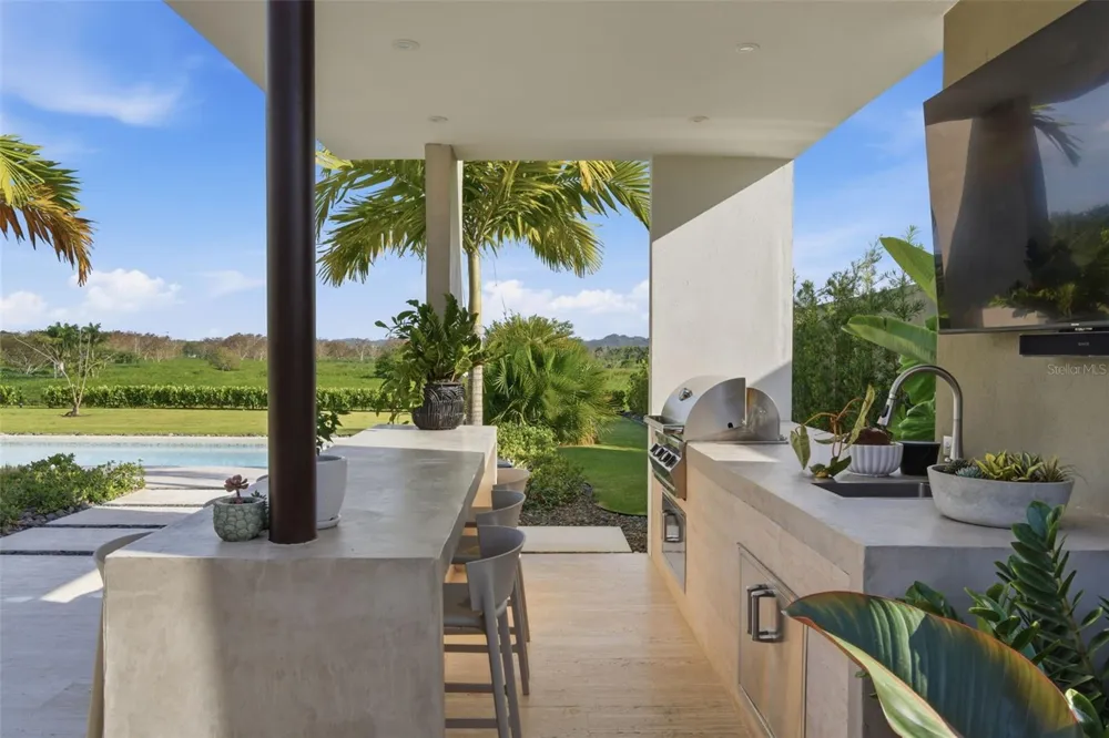 934 ISLA NORTE Dorado, PR 00646