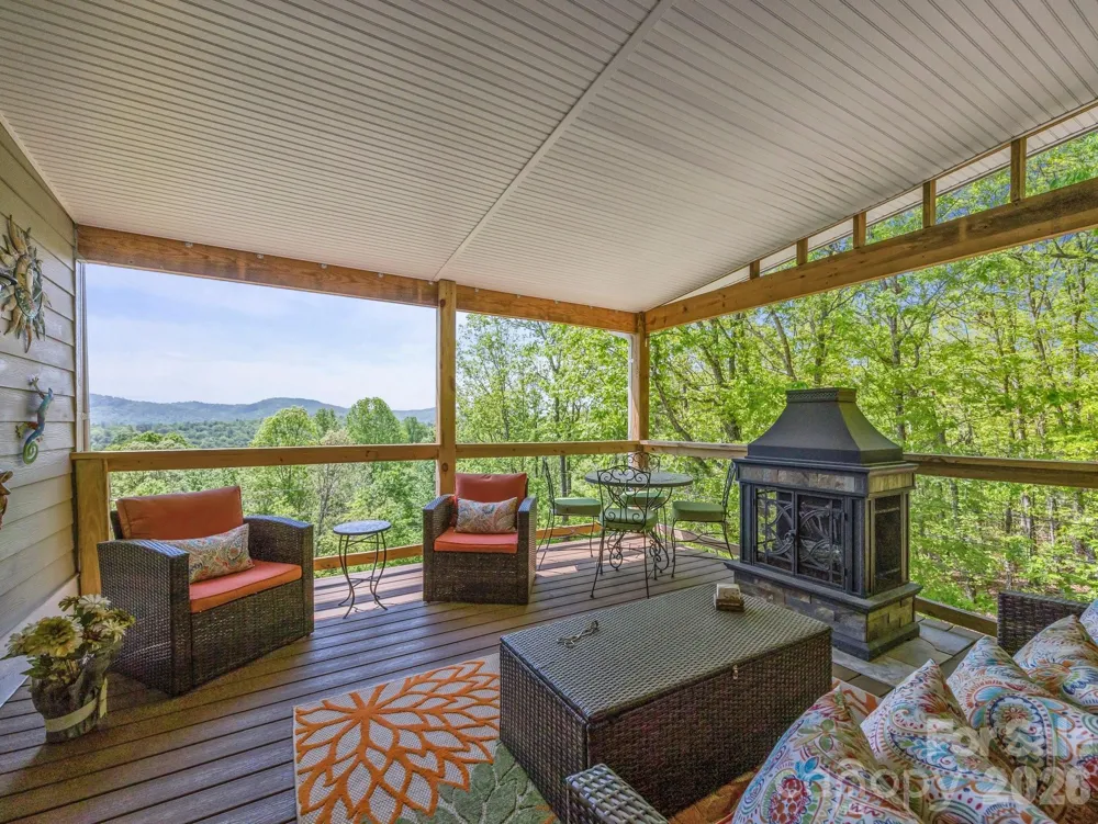 410 Lamp Post Drive Zirconia, NC 28790