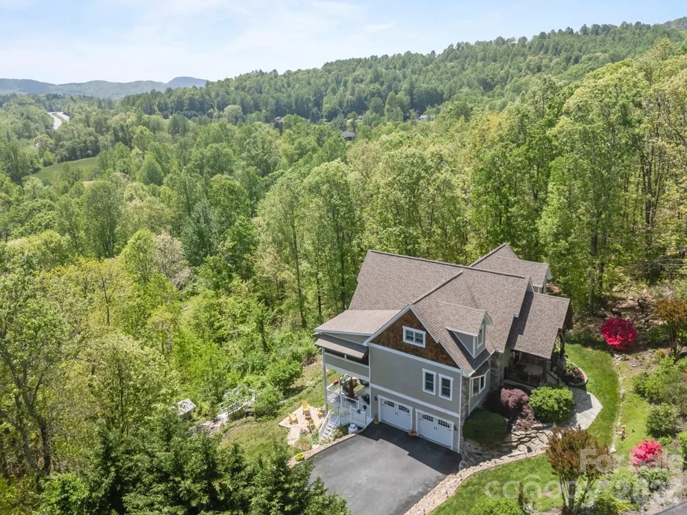 410 Lamp Post Drive Zirconia, NC 28790