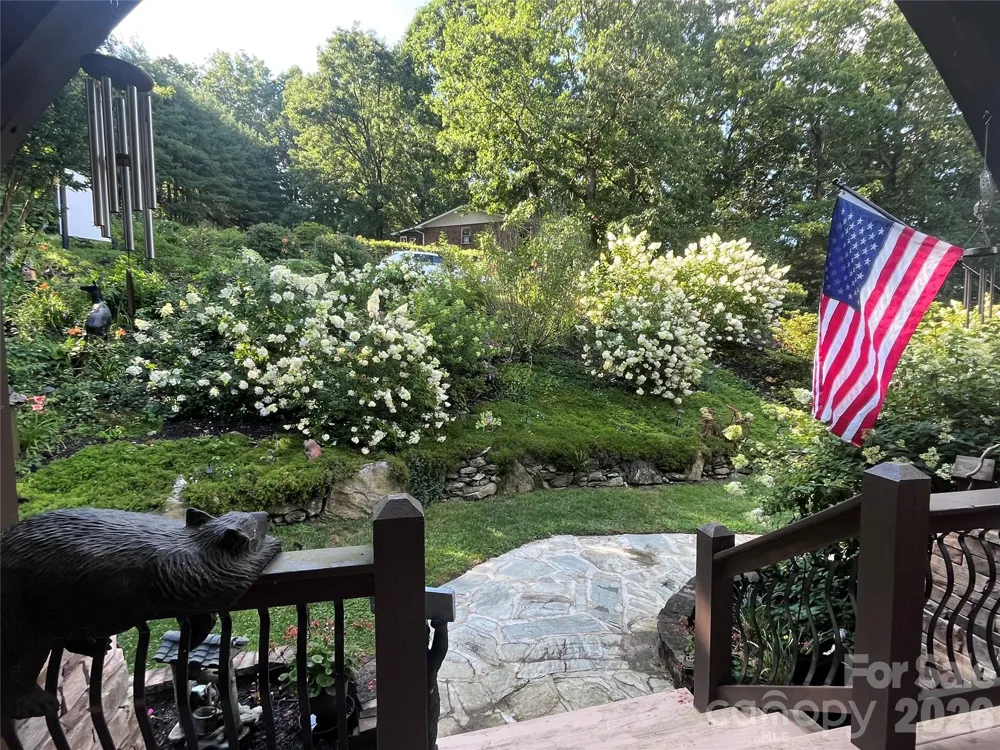 410 Lamp Post Drive Zirconia, NC 28790