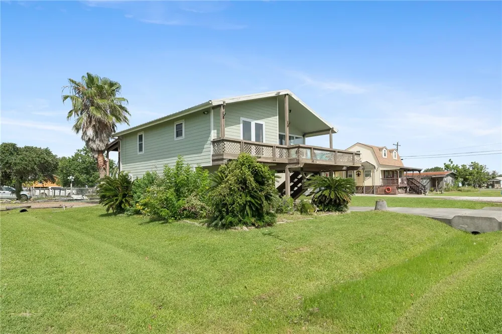 1402 Van Buren Port O'Connor, TX 77982