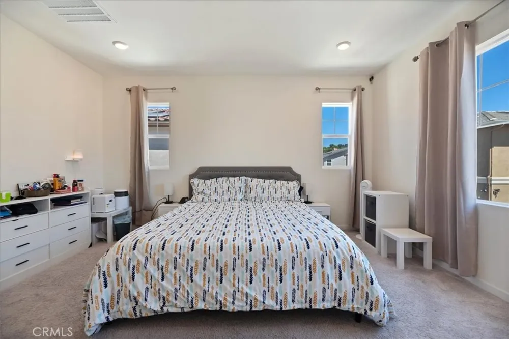 20911 Jennings Way Newhall, CA 91321