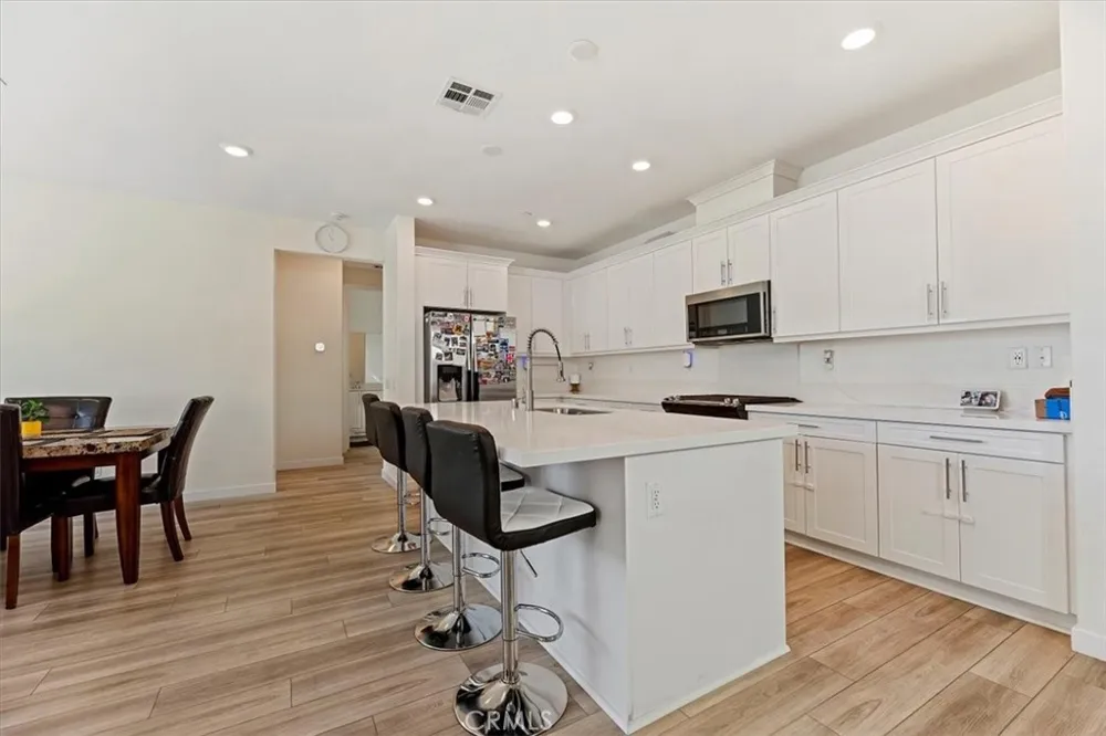 20911 Jennings Way Newhall, CA 91321