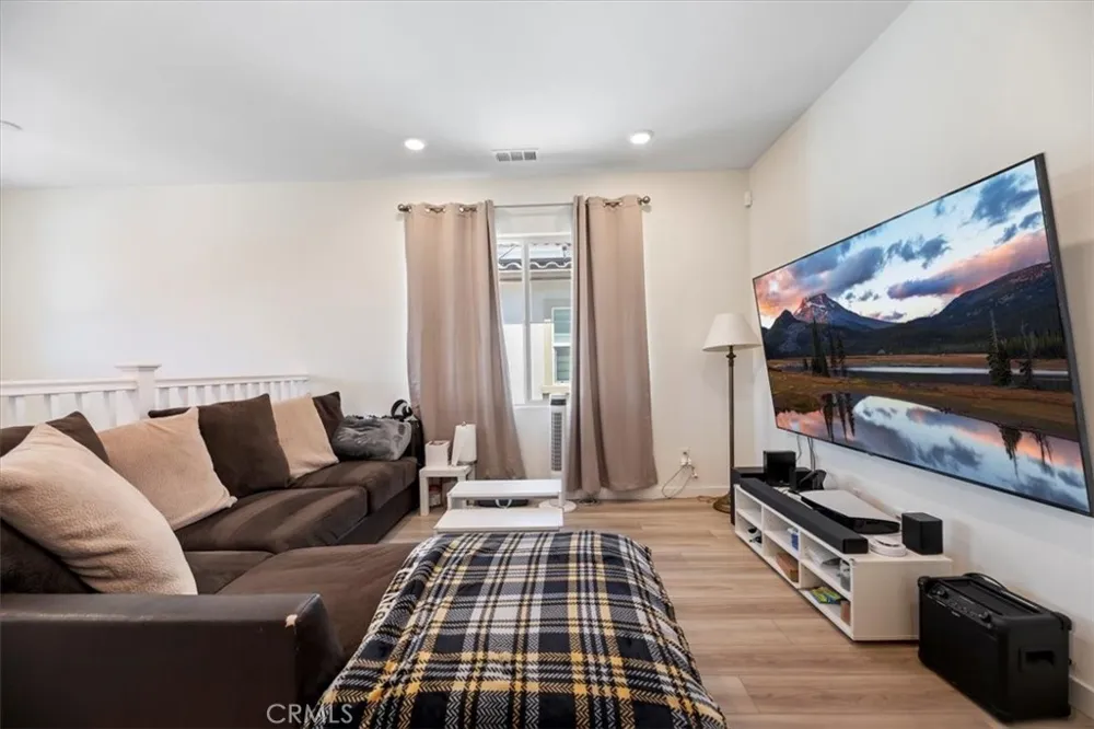 20911 Jennings Way Newhall, CA 91321
