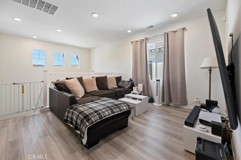 20911 Jennings Way Newhall, CA 91321