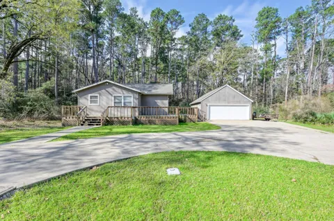 6 Forest Hollow