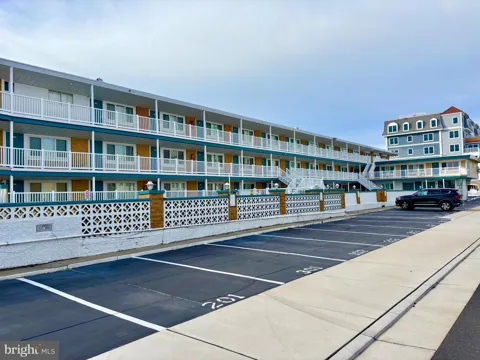 410 E MONTEREY AVENUE #103