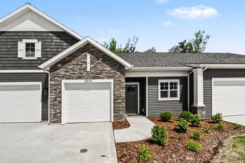 2835 W Cobblestone Court SE #15