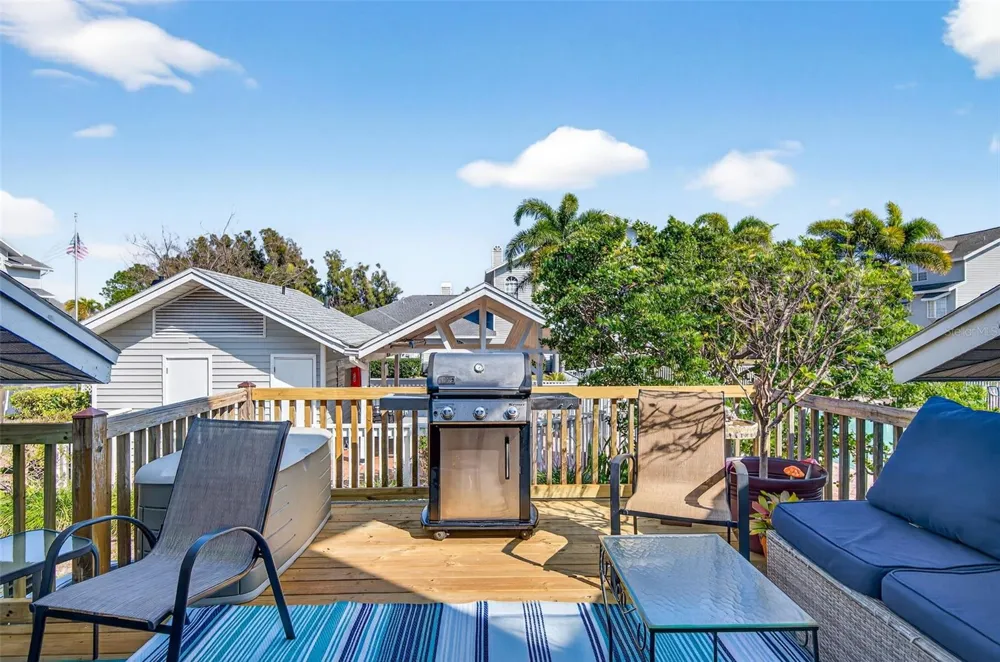 11722 CURRIE LANE #F2 Largo, FL 33774
