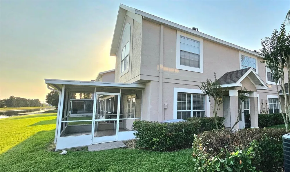 641 KENSINGTON LAKE CIRCLE Brandon, FL 33511