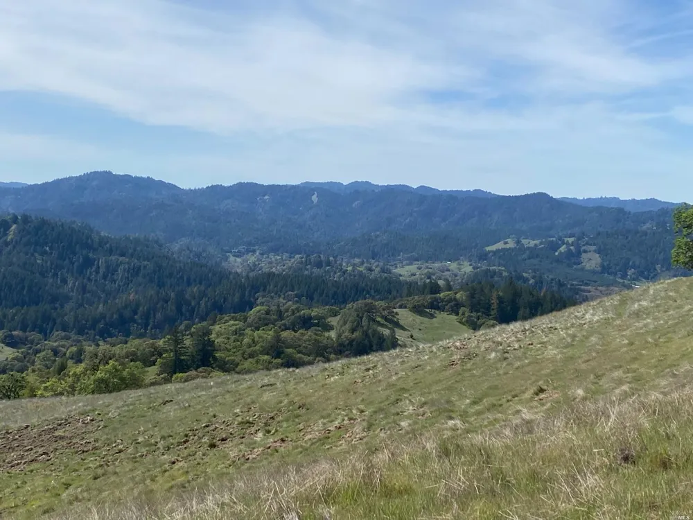 19010 Hulbert Road Yorkville, CA 95494