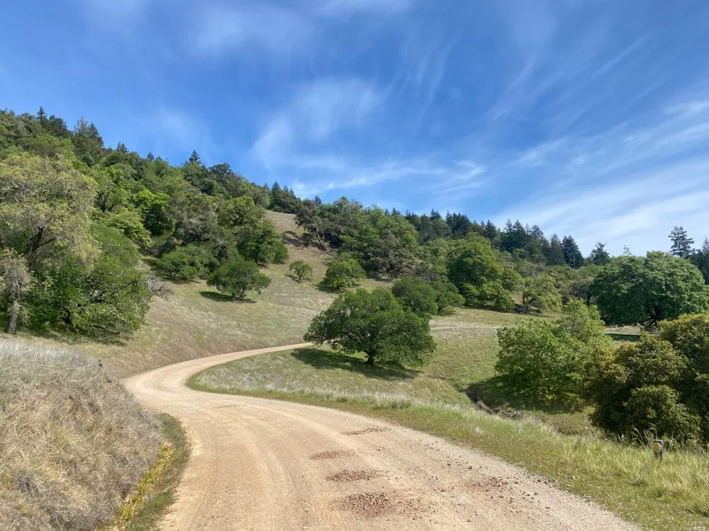 19010 Hulbert Road Yorkville, CA 95494