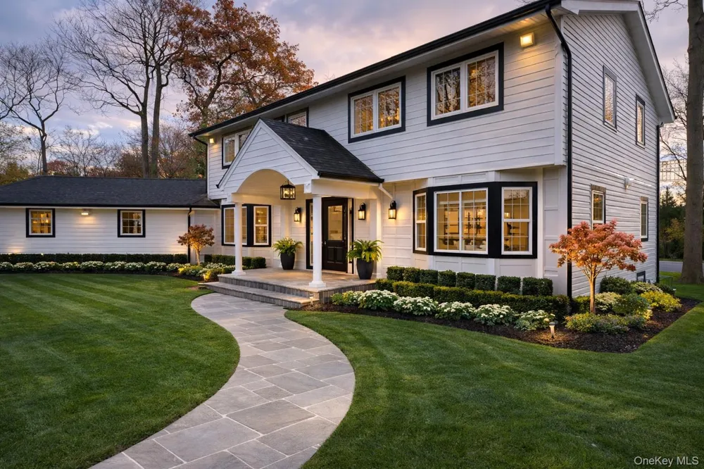 22 Peppermill Lane Dix Hills, NY 11746