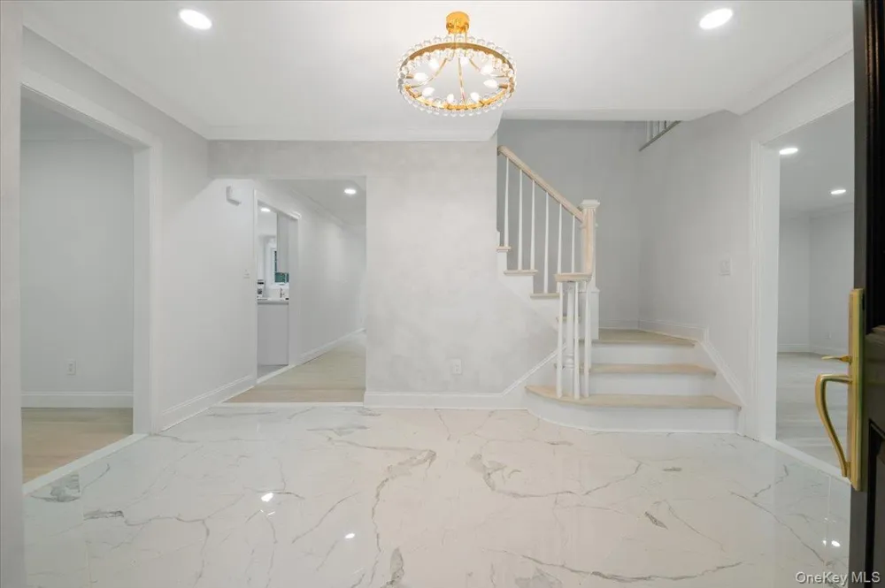 22 Peppermill Lane Dix Hills, NY 11746