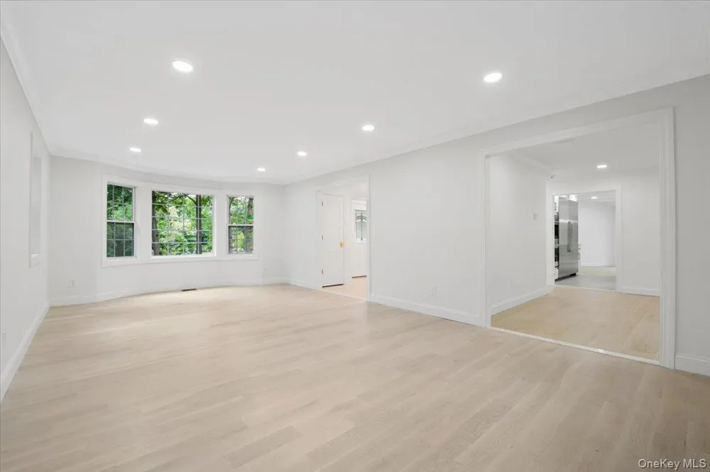 22 Peppermill Lane Dix Hills, NY 11746