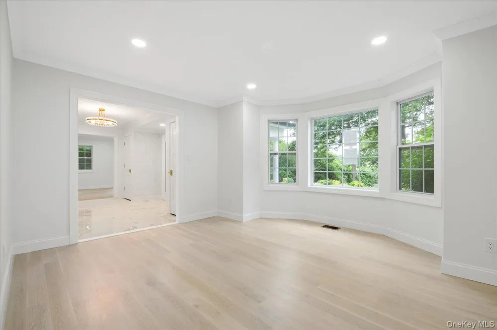 22 Peppermill Lane Dix Hills, NY 11746