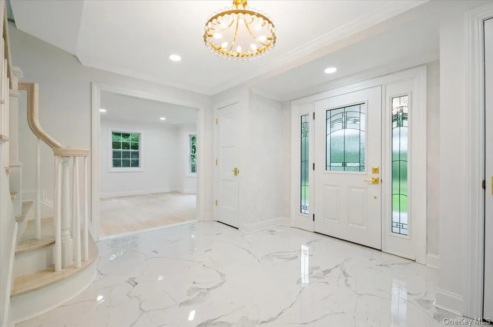 22 Peppermill Lane Dix Hills, NY 11746