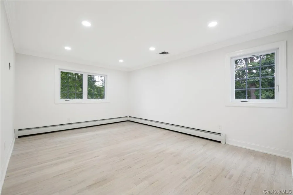 22 Peppermill Lane Dix Hills, NY 11746
