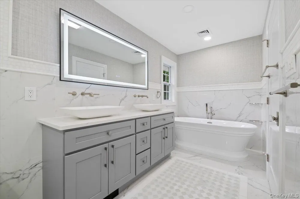 22 Peppermill Lane Dix Hills, NY 11746