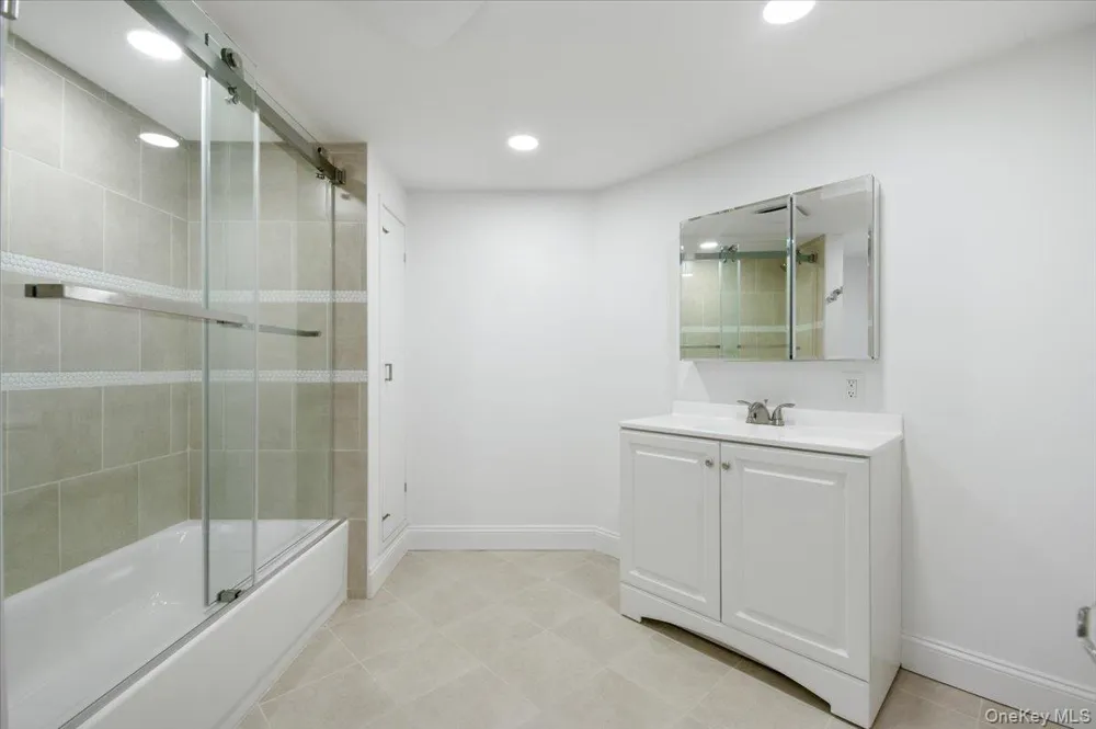 22 Peppermill Lane Dix Hills, NY 11746