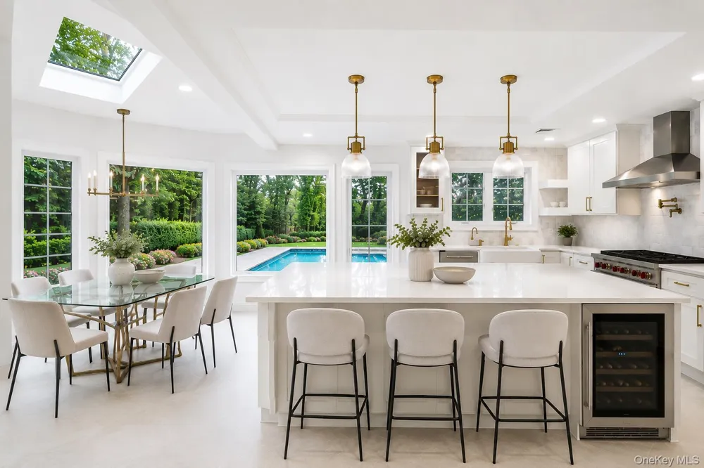 22 Peppermill Lane Dix Hills, NY 11746